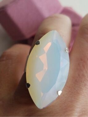 Swarovski Elements Huge Iridescent Moonlight White Marquis Statement Ring NWT